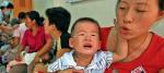 Poczekalnie szpitali w prowincji Zhejiang zapełniły się matkami z dziećmi, które piły skażone mleko 