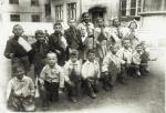 Harcerze i zuchy – wychowankowie Żydowskiego Domu Dziecka w Legnicy