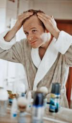 Na zbiegi przeciwdziałające łysieniu mężczyźni wydają ponad 400 mln dolarów rocznie 