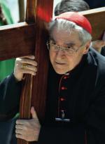 Kardynał Jean-Marie Lustiger podczas Drogi Krzyżowej