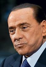 Z przeszczepionymi włosami na czole. Silvio Berlusconi 