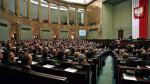 Obecny parlament przez pierwszy rok swojej działalności  nie zapisał się w pamięci obywateli niczym pozytywnym. Na zdjęciu pierwsze posiedzenie Sejmu  VI kadencji  5 listopada 2007 roku  