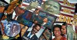 Gadżety  z Obamą są  w cenie również  w dniu wyborów. Na zdjęciu: stolik ulicznego sprzedawcy  w Harlemie 