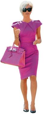 Victoria Beckham z różową torebką  „Birkin” Hermesa na zamówienie 