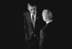 Nowo wybrani prezydent elekt USA Barack Obama i wiceprezydent elekt Joe Biden  