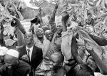Zwycięstwo Obamy wywołało euforię wśród mieszkańców Kenii (na zdjęciu) i europejskich intelektualistów 