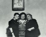 Molly Picon na spotkaniu z aktorkami na Dolnym Śląsku w 1946 r. 