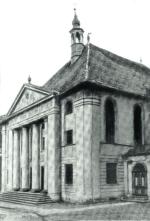 Synagoga w Kępnie wzniesiona w 1815 r., jedna z pierwszych w stylu klasycyzmu. Oprawa arki, dzieło Jonasza, syna Samuela Zajnwela, miała nawiązywać do fasady Świątyni Salomona z zewnątrz. Fot. sprzed 1939 roku  