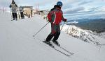 Ubiegłej zimy  do Zakopanego przyjechało  na styczniowy tydzień  14 tys. gości ze Wschodu. Teraz ma ich być o połowę mniej. Górale stracą blisko  17 mln zł.  Na zdjęciu narciarze na Kasprowym w styczniu 2008 r. 