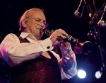 Acker Bilk  z zespołem  The Paramount  Jazz Band miał  w Warszawie owację na stojąco 