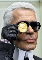 Karl Lagerfeld podczas prezentacji nowej monety z wizerunkiem francuskiej legendy mody  