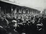 Kolumna Niemców wziętych do niewoli w bitwie nad Marną, fotografia z 10 października 1914 r.