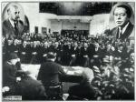 Jubileusz 25-lecia Towarzystwa Pomoc dla Sierot, Warszawa 1933 rok. W lewym górnym rogu Janusz Korczak, w prawym – Maurycy Mayzel, ówczesny prezes towarzystwa