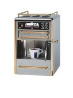 Ekspres Lavazza Espresso Point Matinee ma elegancką i kompaktową konstrukcję. Wylot pary umożliwia przygotowanie kremowego cappuccino. Ekspres pozwala też na spienianie mleka i wydaje gorącą wodę. Około 2500 zł.