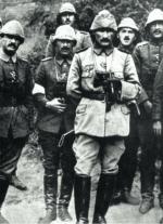 Gen. Mustafa Kemal, przyszły prezydent Turcji Atatürk, podczas walk na Gallipoli w 1915 r.