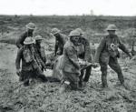 Ewakuacja rannego pod Passchendaele, sierpień 1917 r. 