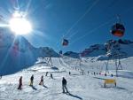 Gondolami dojedziemy do najwyższego miejsca na lodowcu (3210 m n.p.m.)