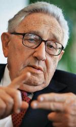 Były sekretarz stanu USA Henry Kissinger zasłynął  jako pomysłodawca polityki odprężenia  w relacjach  z ZSRR