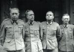 Gen. Helmut Weidling i oficerowie z dowództwa obrony Berlina po kapitulacji, 2 maja 1945 r. 
