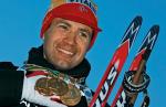 Ole Einar  Bjoerndalen w styczniu skończył 35 lat. Długa lista jego sukcesów zawiera, łącznie z trzema zwycięstwami  w Pyeongchang,  – 87 zwycięstw  w zawodach  zaliczanych  do klasyfikacji  Pucharu Świata  i jedno  w biegowym PŚ. Jest pięciokrotnym mistrzem  olimpijskim, cztery razy wygrywał  w Salt Lake City (2002), raz  w Nagano (1998).  Ma 13 także  złotych medali  mistrzostw świata. Pięć razy  zdobywał Puchar Świata, do dużych Kryształowych Kul dołożył jeszcze  kilkanaście  małych  za zwycięstwa  w poszczególnych konkurencjach, najwięcej  w sprincie  – siedem.  Zapowiada starty do igrzysk w Soczi w 2014 roku