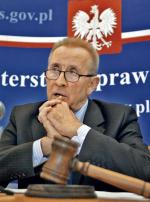 W 1980 roku Andrzej Czuma został skazany na trzy miesiące więzienia. Stracił przez to pracę i zdrowie. Prokuratorzy wskazują jednak, że sąd przyznał mu proporcjonalnie większe pieniądze  niż te, które otrzymują dawni akowcy więzieni w czasach stalinowskich