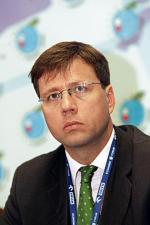 Dominik Radziwiłł  doradzał m.in.  podczas  prywatyzacji przedsiębiorstw w latach 90.
