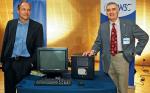 Ojcowie World Wide Web Tim Berners-Lee (z lewej)  i Robert Cailliau przy archaicznym komputerze NeXT, który był pierwszym serwerem WWW na świecie