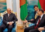Szef dyplomacji UE Solana chwalił w lutym Łukaszenkę (z lewej)