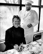 Właściciel Trzech  Fraków Úlfar Eysteinson  z gościem  restauracji słynnym  aktorem  Krisem  Kristoffersonem