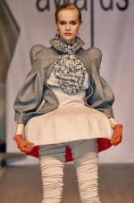 Jeden z projektów Grażyny Łobody, autorki Kolekcji Roku wyróżnionej statuetką Cracow Fashion Awards