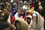 W Wielki Piątek wierni odgrywają historię męki Jezusa