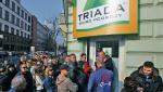 Triada na Nowogrodzkiej 42 – setka warszawiaków walczyła tu wczoraj o tanie wycieczki 