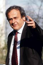 Michel Platini pierwszy raz był na budowie narodowej areny. Wychodził uśmiechnięty