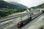 Wylot tunelu kolejowego Loetschberg  w Alpach Berneńskich (stan obecny) 