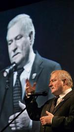 Lech Wałęsa zapowiadał proces przeciw autorom publikacji, po której wszczęto teraz śledztwo. Na zdjęciu w lutym w Warszawie