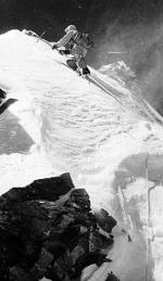 Lipiec 1939 r. Jeden z polskich alpinistów na szczycie Nanda Devi (7434 m)