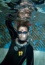 Tomasz Nitka: instruktor freedivingu  był mistrzem Polski w statycznym wstrzymaniu oddechu (6 min 13 s) oraz w pływaniu dynamicznym (150 m w poziomie). Prowadzi szkołę freedivingu www.nitas.pl