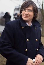 Krzysztof Skowroński 25 lutego został odwołany z funkcji dyrektora Trójki. Postawił na internetowe Radio Wnet,  które zacznie nadawać 25 maja 