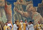 Papież odprawił mszę w jerozolimskiej dolinie Jozafata (fot: Darren Whiteside)