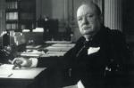Premier Wielkiej Brytanii Winston Churchill w swym gabinecie, maj 1940 r.