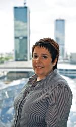 Elżbieta Linsenbarth dyrektor działu zarządzania nieruchomościami biurowymi  i magazynowymi,  firma doradcza DTZ