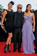 Pedro Almodóvar  i jego aktorki:  Rossy De Palma  i Penelope Cruz