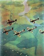 Myśliwce Spitfire w locie bojowym
