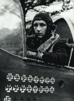 Stanisław Skalski , polski as myśliwski, w kabinie samolotu