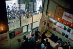 Sztab wyborczy Komitetu Obywatelskiego „Solidarność” w warszawskiej kawiarni „Niespodzianka”. 4 czerwca 1989 r.