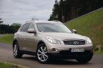 Infiniti EX37 jest napędzany 320-konnym benzynowym silnikiem