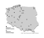 Pierwszy wiatrak postawiono w Polsce w 1991 r.  W tej chwili działają 44 elektrownie wiatrowe, osiem kolejnych  jest w budowie. Najwięcej ich uruchomiono nad morzem, bo tam są najlepsze ku temu warunki.