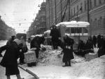 Sprzątanie śniegu z ulicy Leningradu zima 1941/1942  