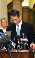Gubernator Mark Sanford podczas konferencji prasowej przepraszał żonę, synów  i wyborców