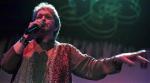 Jon Anderson od początku  kariery był  multiinstrumentalistą. Na ile sprawnym,  pokaże dzisiejszy koncert 